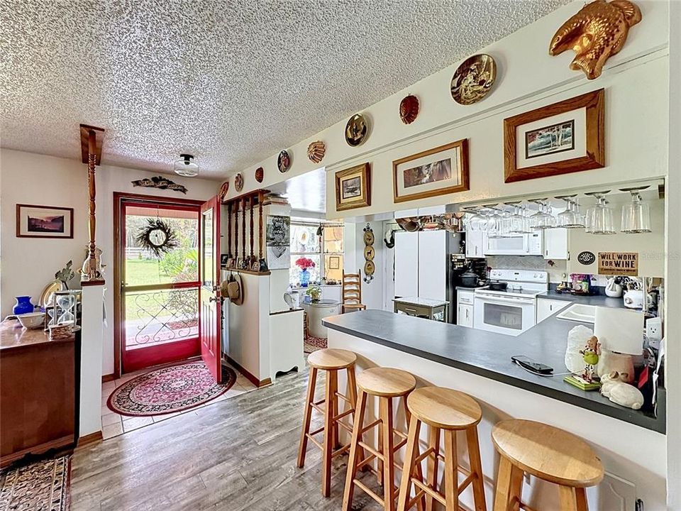 For Sale: $349,999 (3 beds, 2 baths, 1866 Square Feet)