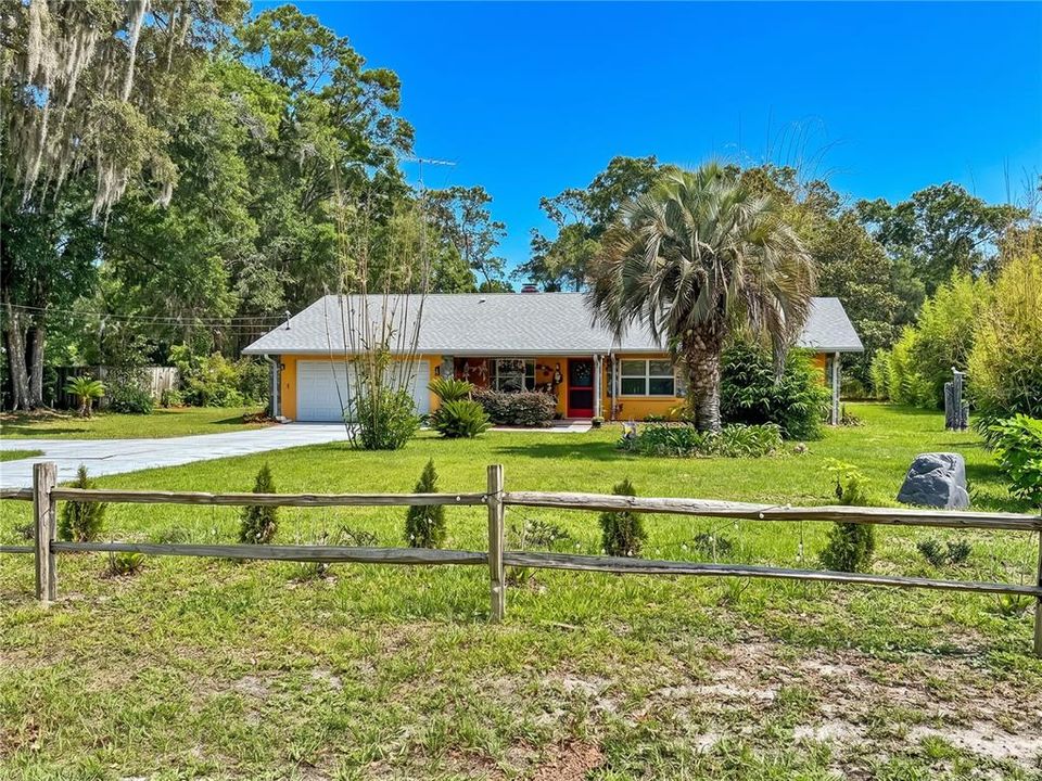 For Sale: $349,999 (3 beds, 2 baths, 1866 Square Feet)