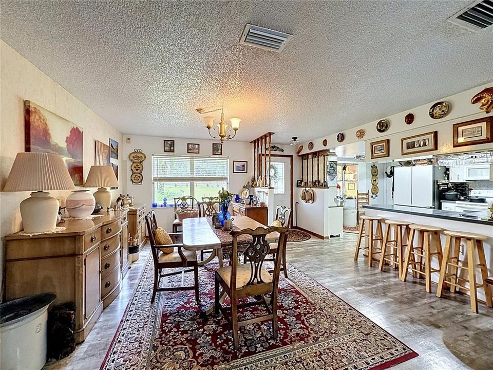 For Sale: $349,999 (3 beds, 2 baths, 1866 Square Feet)