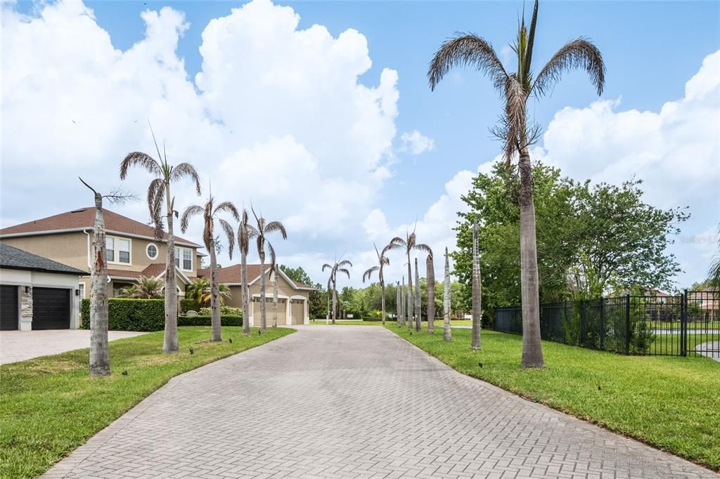 For Sale: $545,000 (5 beds, 3 baths, 2992 Square Feet)