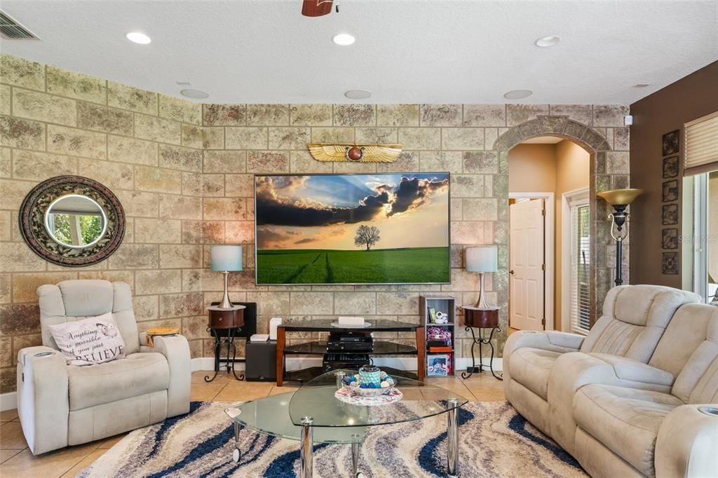 For Sale: $545,000 (5 beds, 3 baths, 2992 Square Feet)