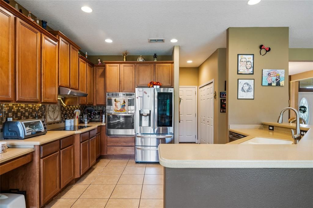 For Sale: $545,000 (5 beds, 3 baths, 2992 Square Feet)