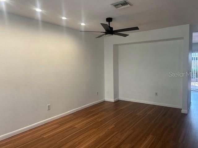 For Sale: $275,000 (3 beds, 2 baths, 1330 Square Feet)