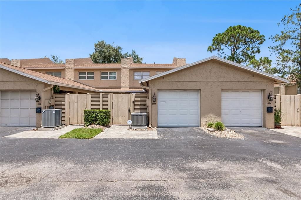 For Sale: $229,000 (2 beds, 1 baths, 1353 Square Feet)
