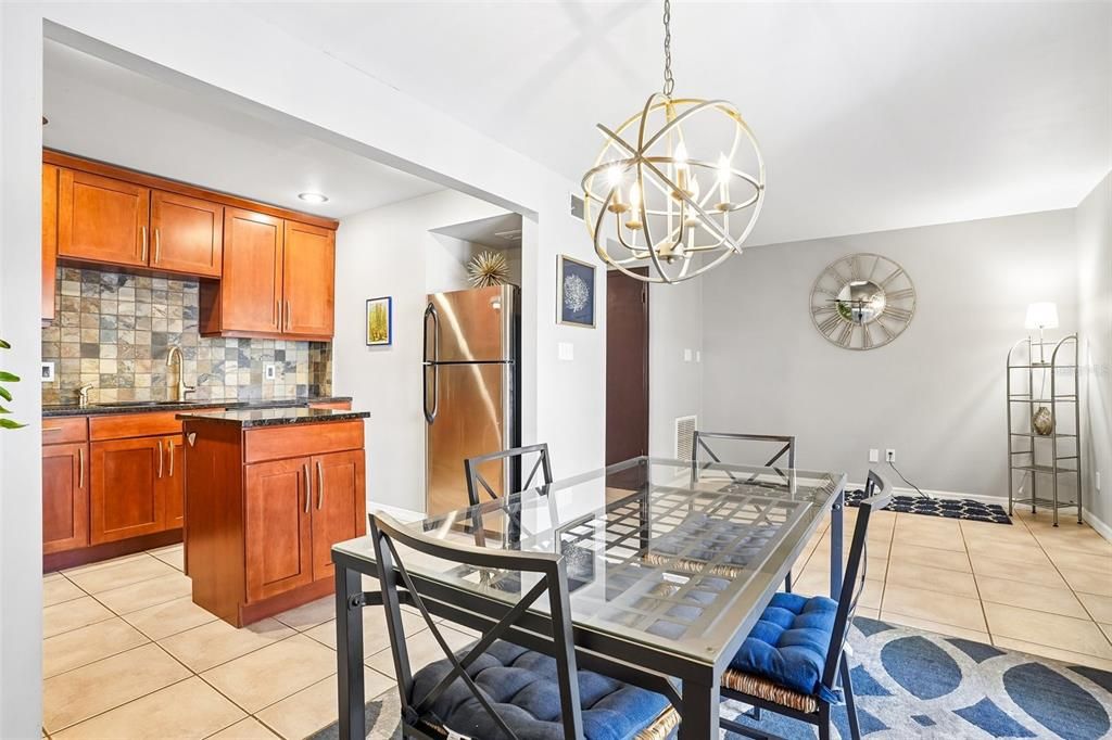 For Sale: $235,000 (2 beds, 1 baths, 1353 Square Feet)
