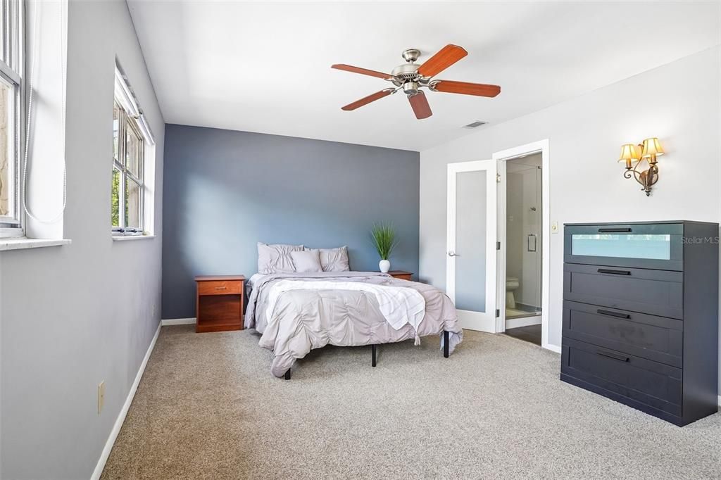 For Sale: $235,000 (2 beds, 1 baths, 1353 Square Feet)