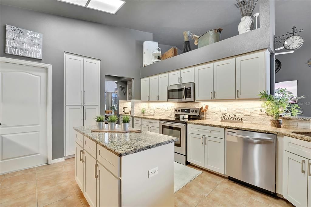 For Sale: $460,000 (4 beds, 3 baths, 2418 Square Feet)