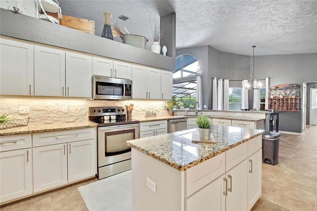 For Sale: $460,000 (4 beds, 3 baths, 2418 Square Feet)