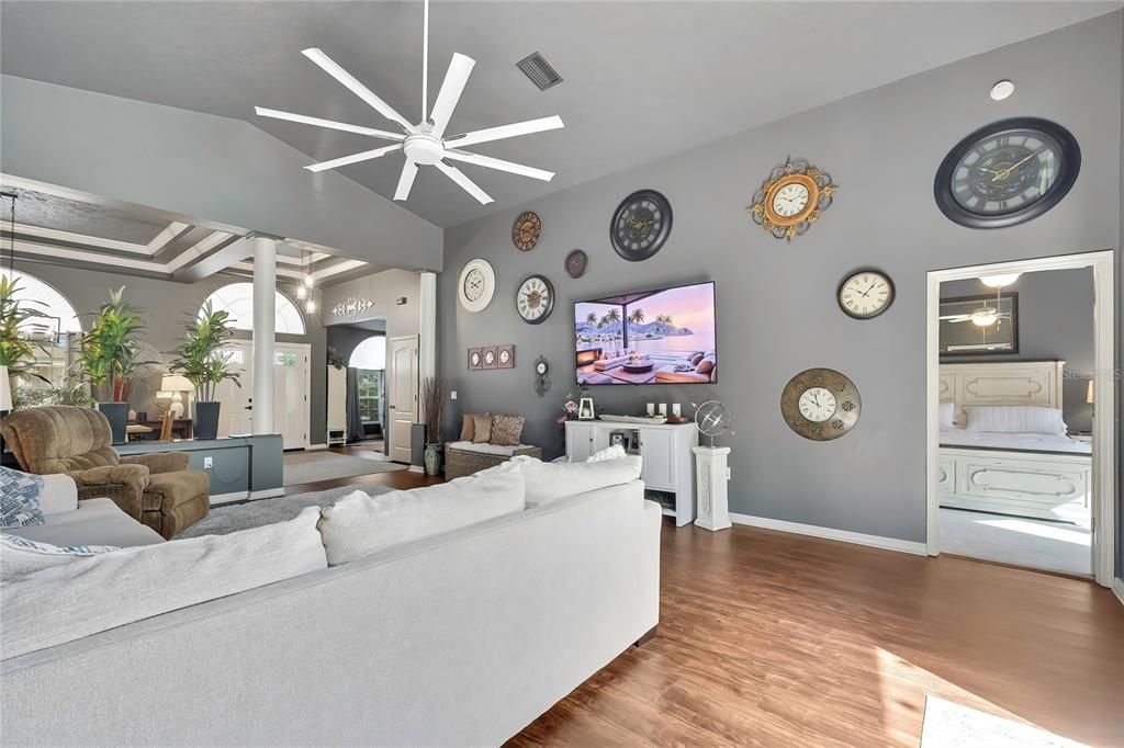 For Sale: $460,000 (4 beds, 3 baths, 2418 Square Feet)