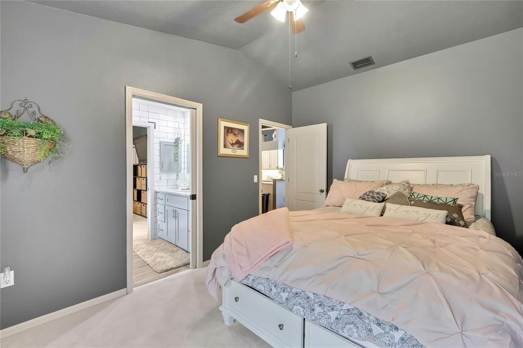 For Sale: $460,000 (4 beds, 3 baths, 2418 Square Feet)