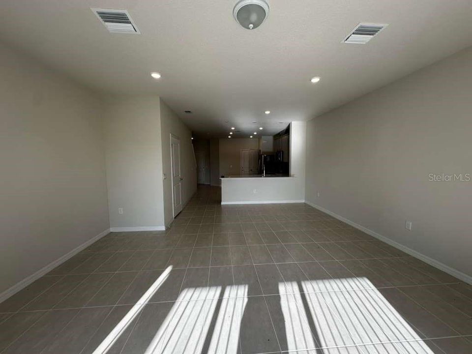 For Rent: $1,850 (3 beds, 2 baths, 1699 Square Feet)