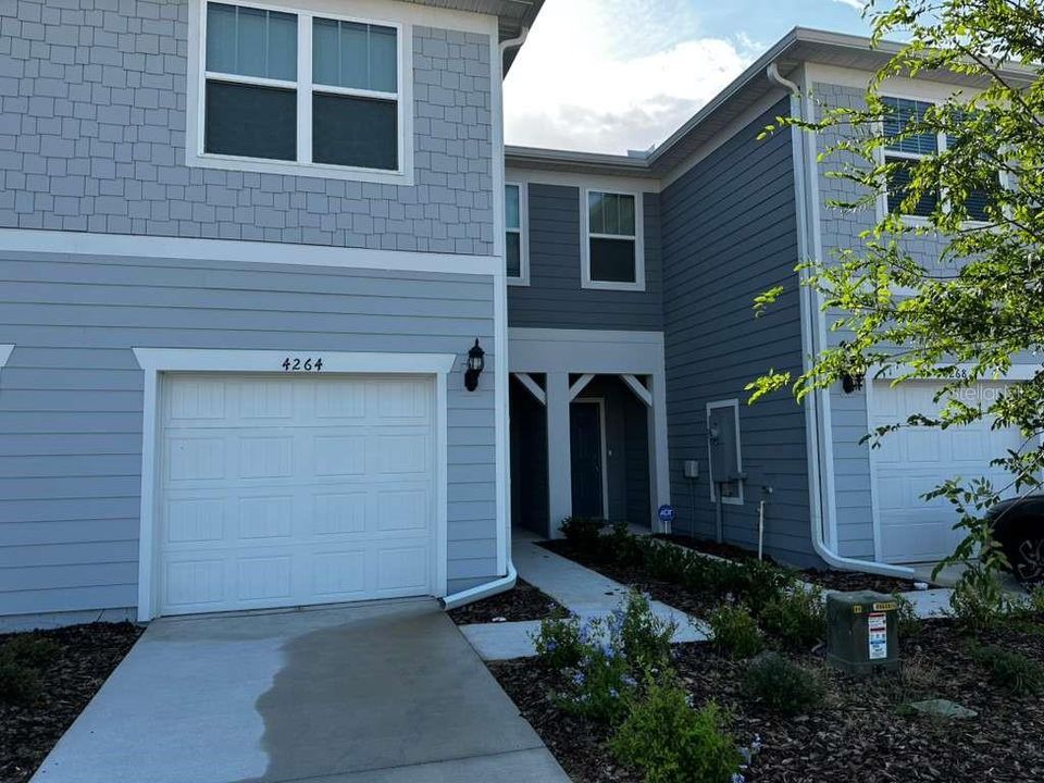 For Rent: $1,850 (3 beds, 2 baths, 1699 Square Feet)