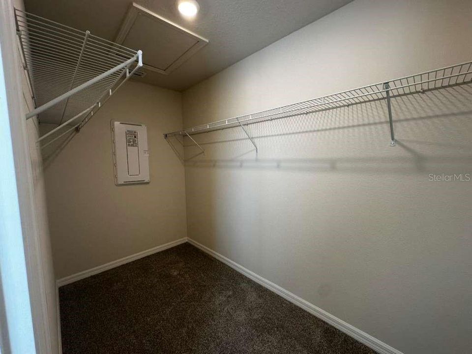 For Rent: $1,850 (3 beds, 2 baths, 1699 Square Feet)