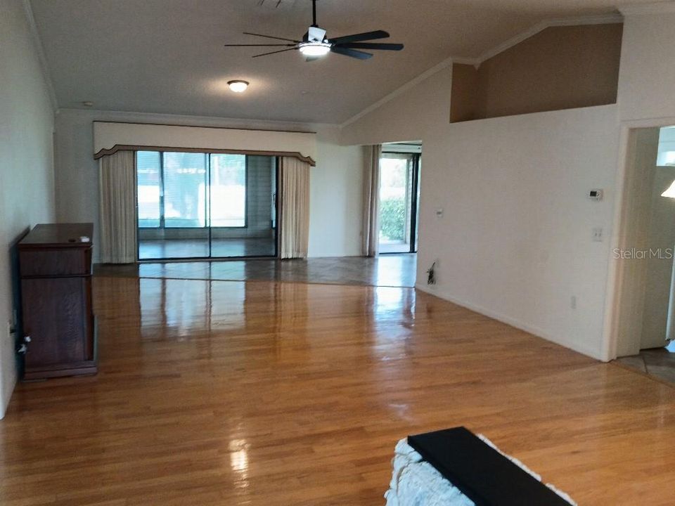 For Sale: $309,000 (3 beds, 2 baths, 1839 Square Feet)