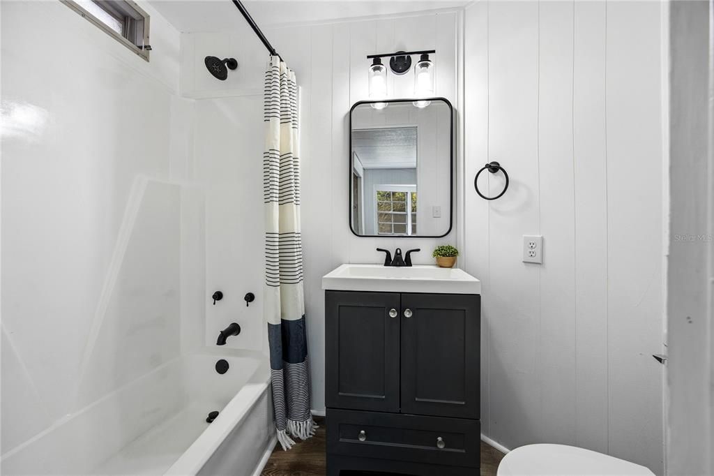 Active With Contract: $189,900 (2 beds, 2 baths, 1030 Square Feet)