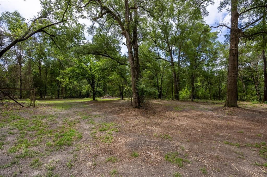 Active With Contract: $189,900 (2 beds, 2 baths, 1030 Square Feet)