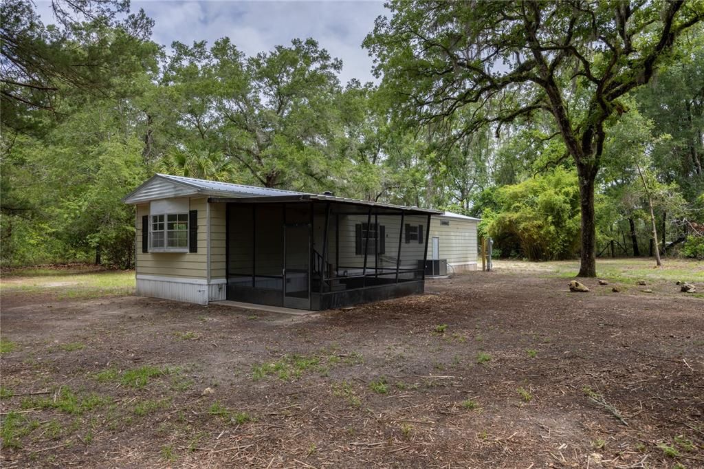 Active With Contract: $189,900 (2 beds, 2 baths, 1030 Square Feet)