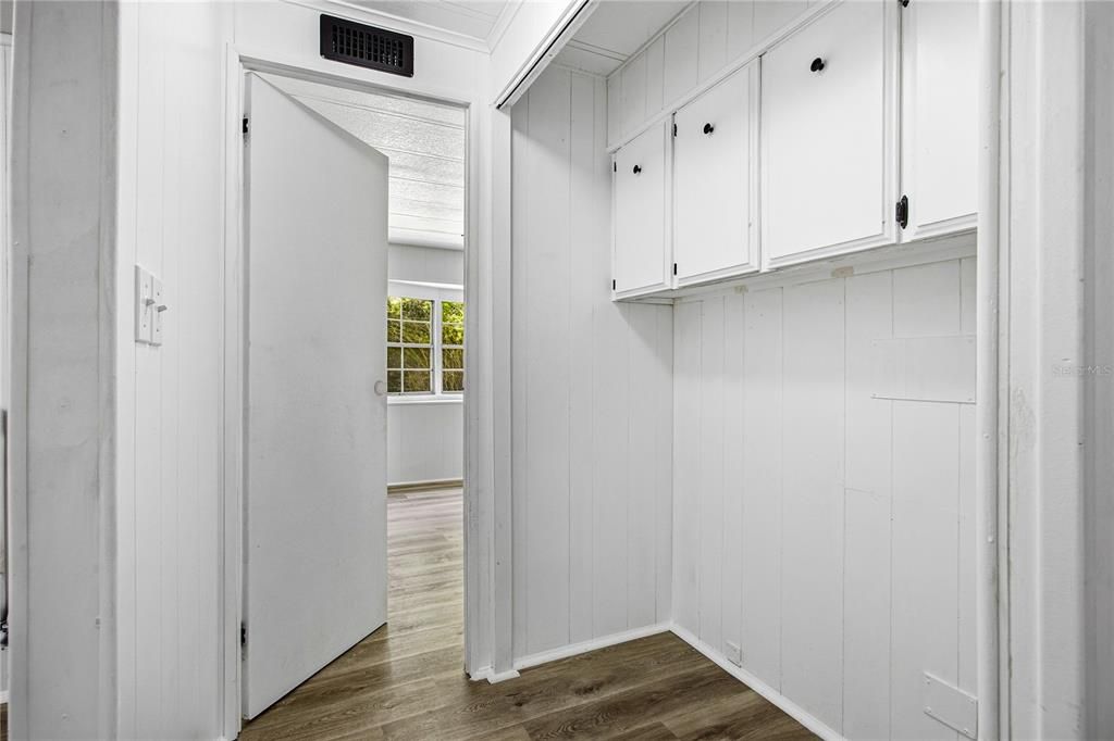 Active With Contract: $189,900 (2 beds, 2 baths, 1030 Square Feet)