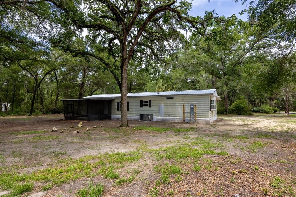 Active With Contract: $189,900 (2 beds, 2 baths, 1030 Square Feet)