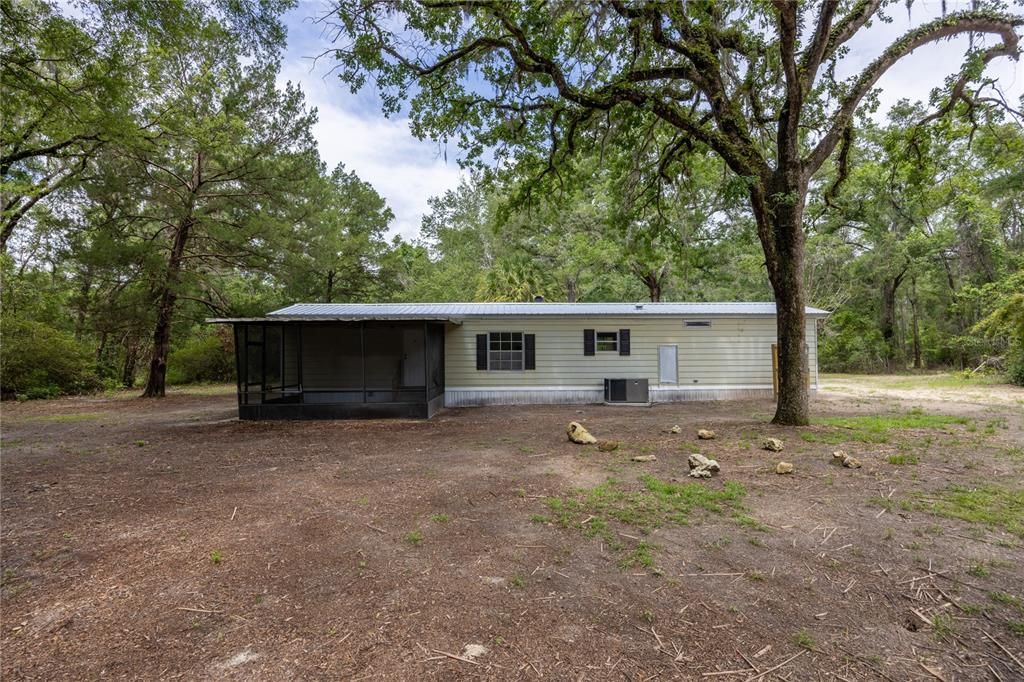 Active With Contract: $189,900 (2 beds, 2 baths, 1030 Square Feet)