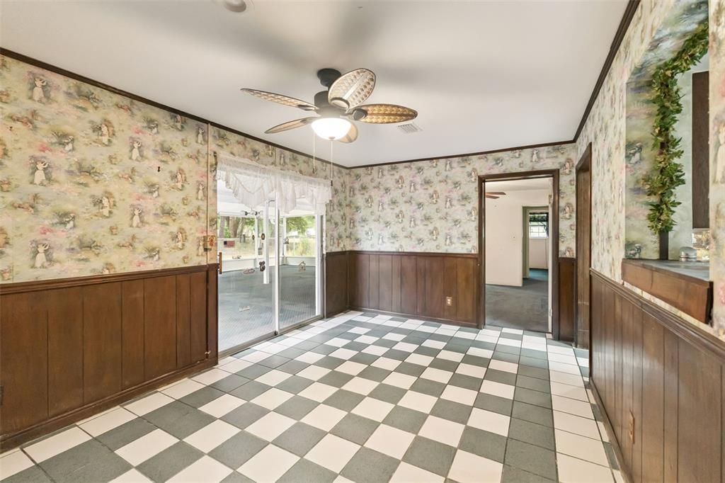 For Sale: $277,000 (4 beds, 2 baths, 1502 Square Feet)