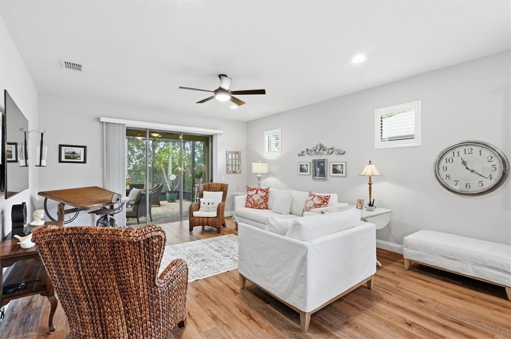 For Sale: $433,000 (2 beds, 2 baths, 1973 Square Feet)