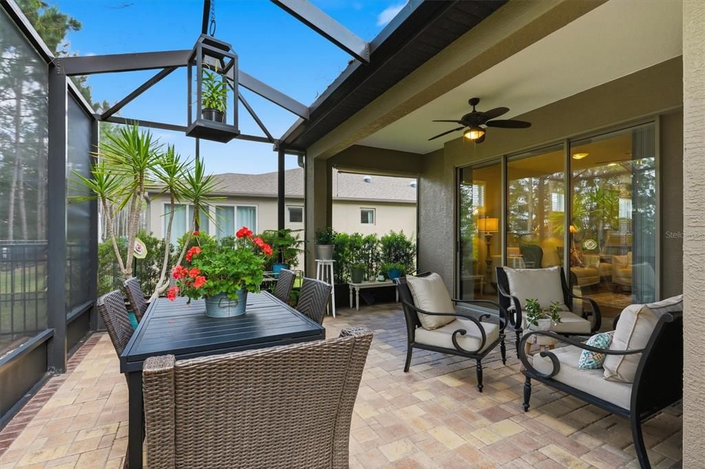 For Sale: $433,000 (2 beds, 2 baths, 1973 Square Feet)