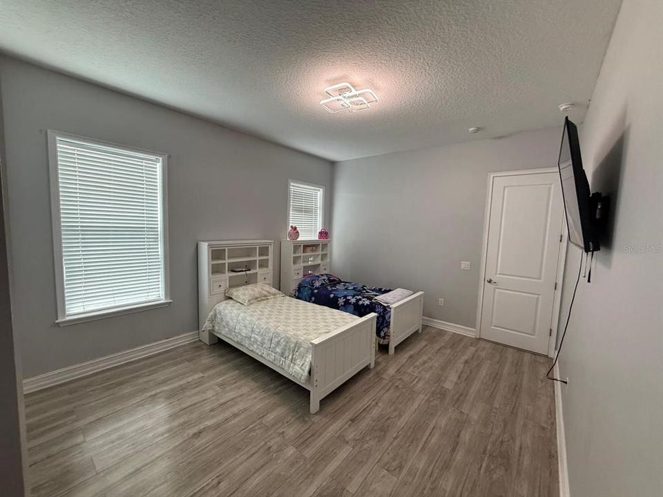 For Sale: $1,380,000 (3 beds, 3 baths, 3424 Square Feet)