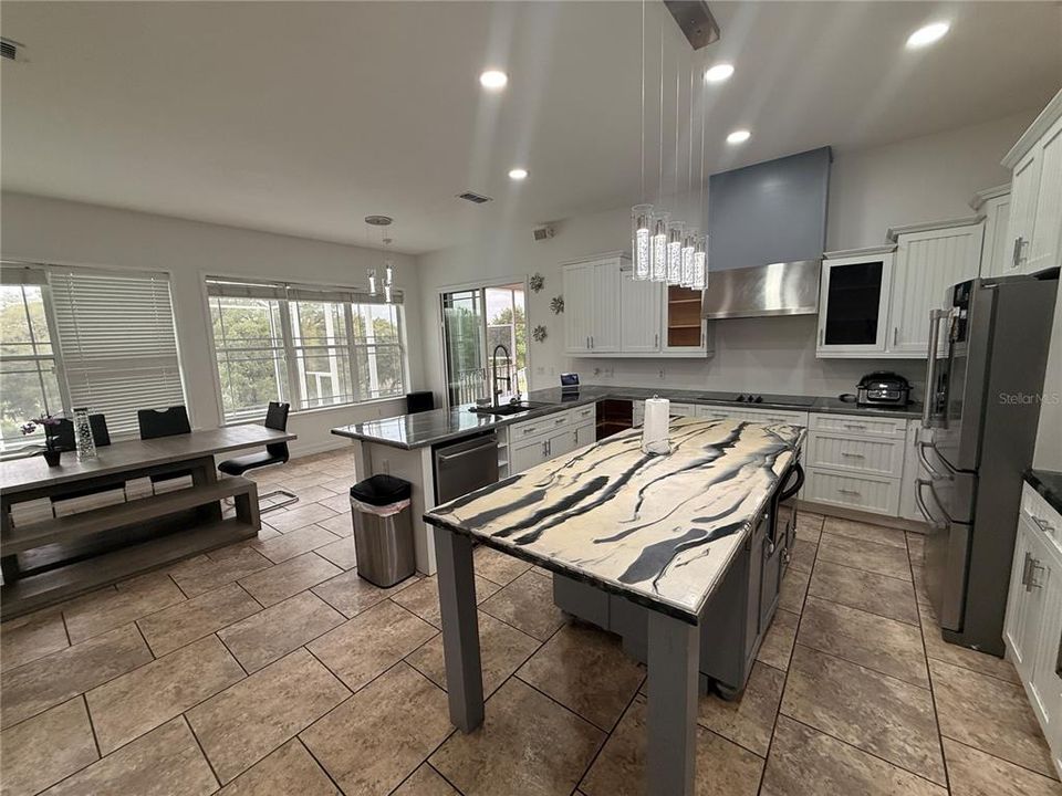 For Sale: $1,380,000 (3 beds, 3 baths, 3424 Square Feet)