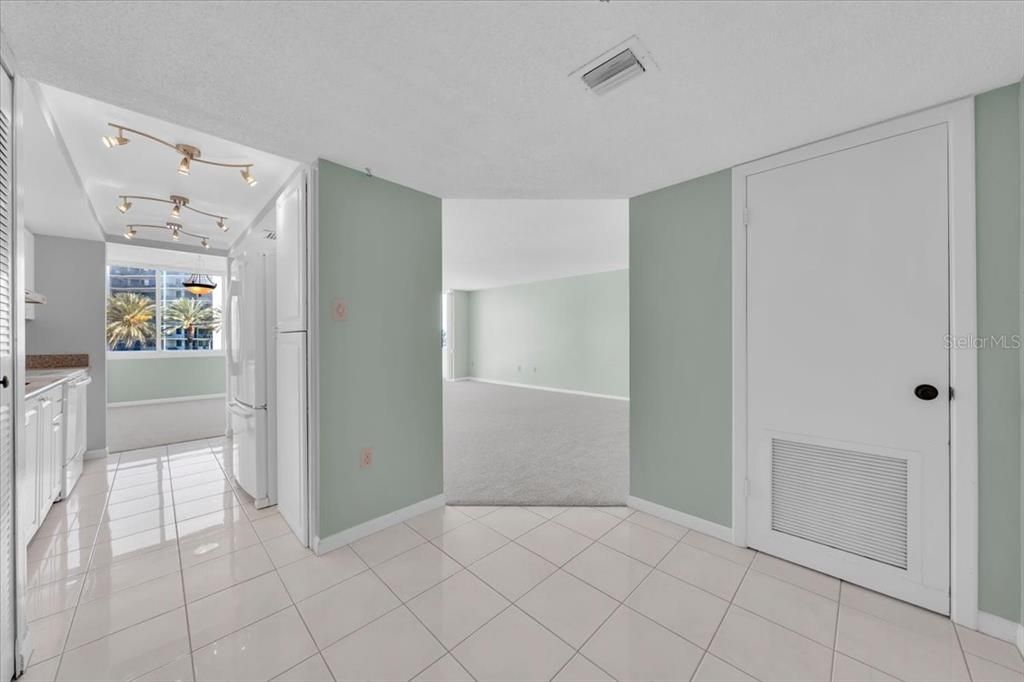 For Rent: $2,500 (2 beds, 2 baths, 1350 Square Feet)