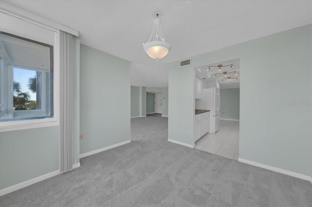 For Rent: $2,500 (2 beds, 2 baths, 1350 Square Feet)