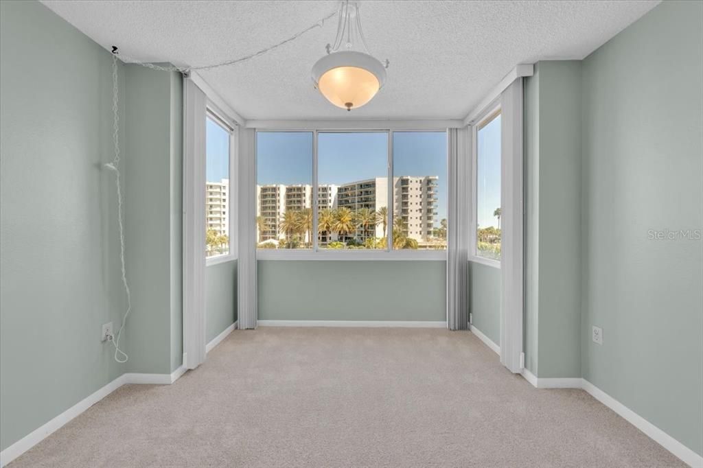 For Rent: $2,500 (2 beds, 2 baths, 1350 Square Feet)