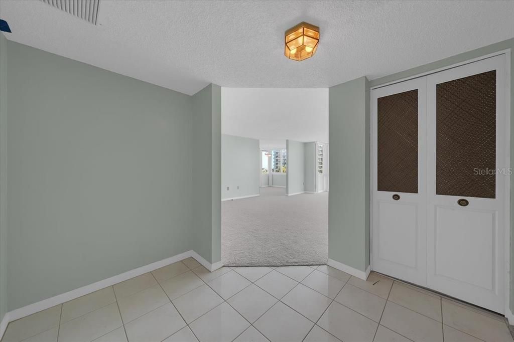 For Rent: $2,500 (2 beds, 2 baths, 1350 Square Feet)