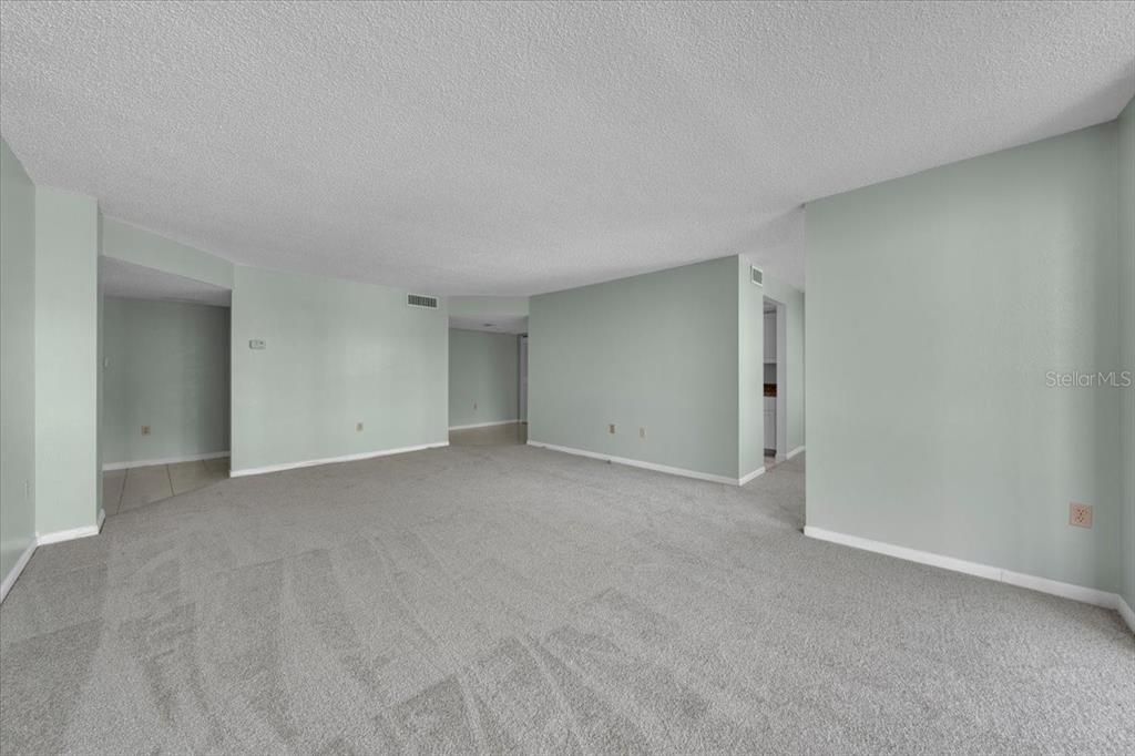 For Rent: $2,500 (2 beds, 2 baths, 1350 Square Feet)