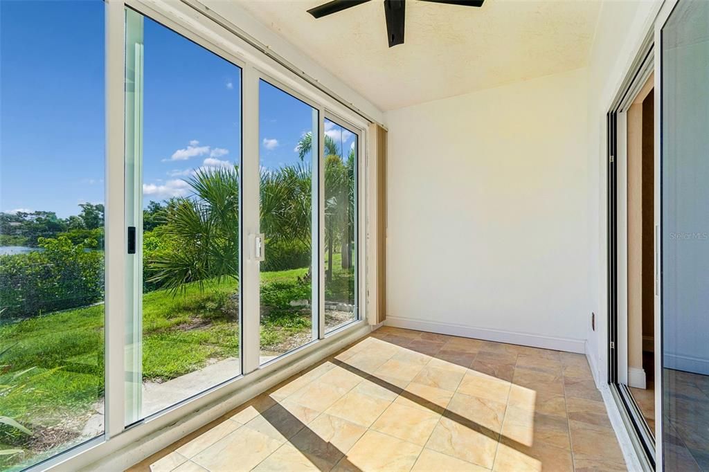 En Venta: $229,900 (2 camas, 2 baños, 1135 Pies cuadrados)