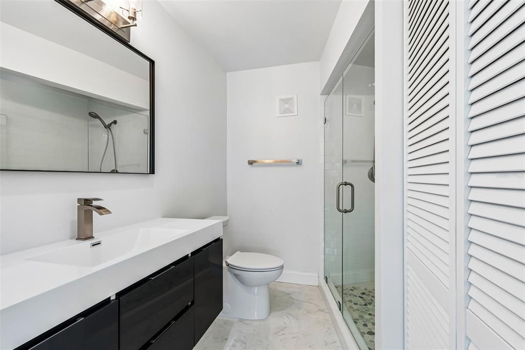 En Venta: $229,900 (2 camas, 2 baños, 1135 Pies cuadrados)