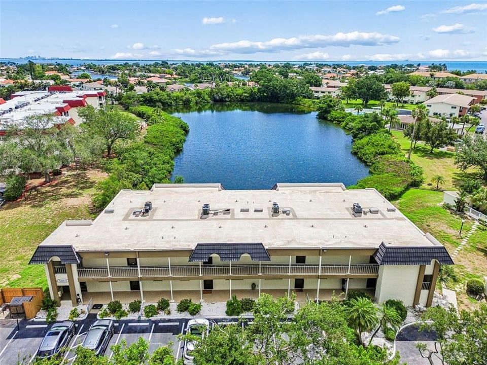 En Venta: $229,900 (2 camas, 2 baños, 1135 Pies cuadrados)