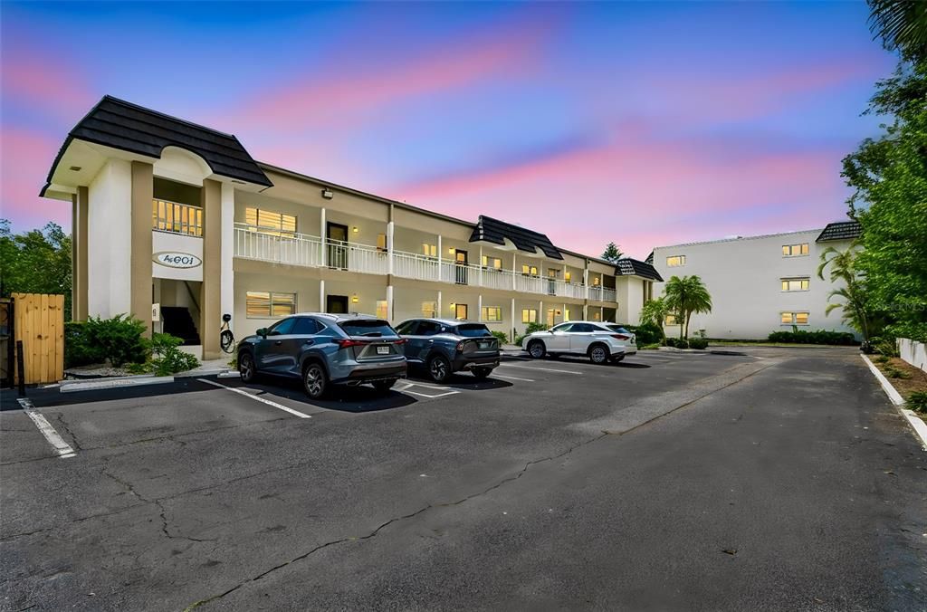 En Venta: $229,900 (2 camas, 2 baños, 1135 Pies cuadrados)