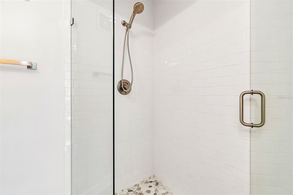 En Venta: $229,900 (2 camas, 2 baños, 1135 Pies cuadrados)
