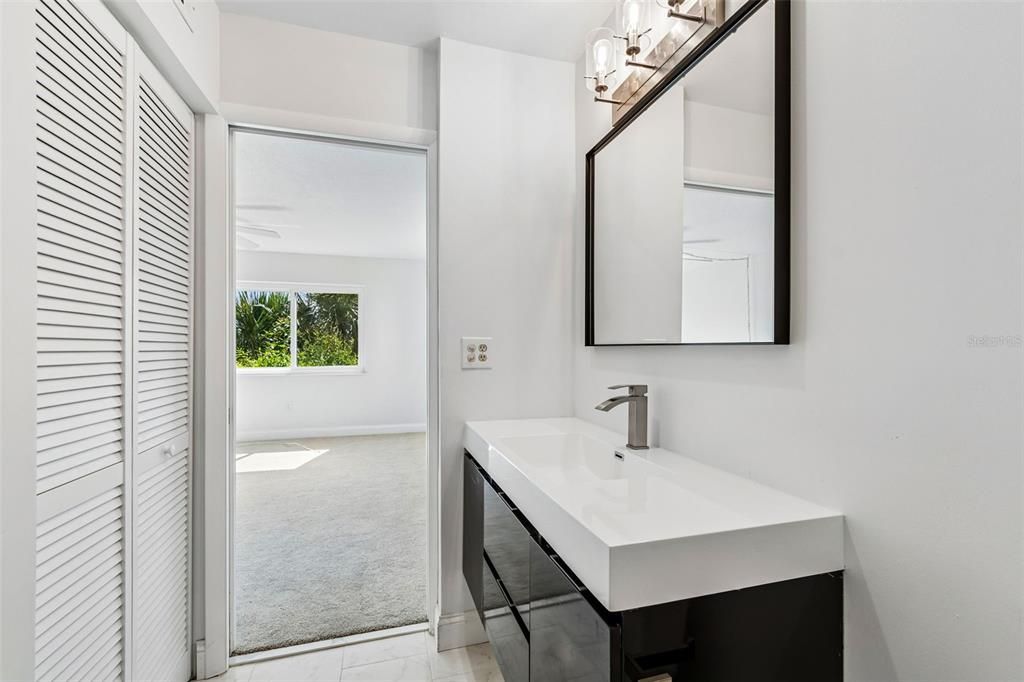 En Venta: $229,900 (2 camas, 2 baños, 1135 Pies cuadrados)