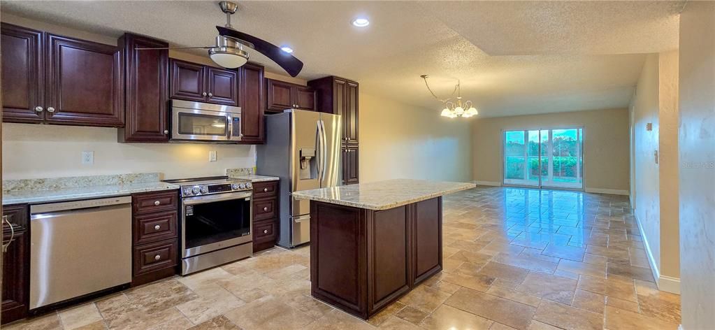 En Venta: $229,900 (2 camas, 2 baños, 1135 Pies cuadrados)