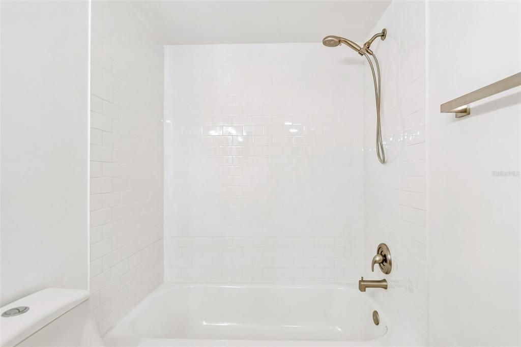 En Venta: $229,900 (2 camas, 2 baños, 1135 Pies cuadrados)