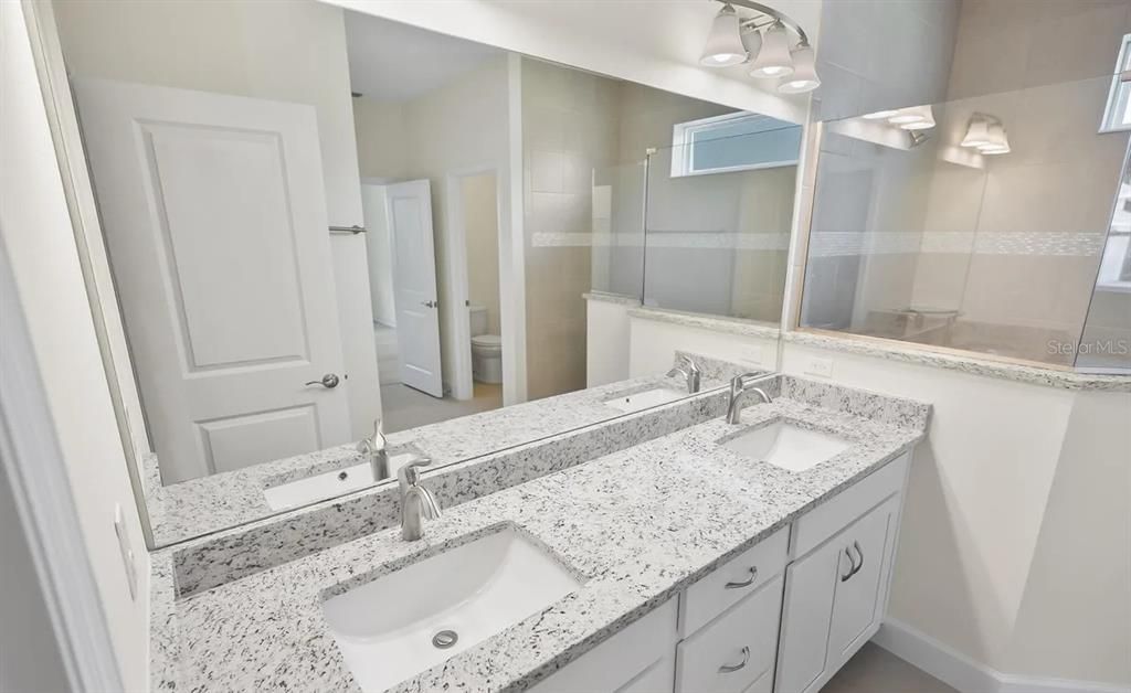 For Rent: $2,200 (3 beds, 2 baths, 1834 Square Feet)