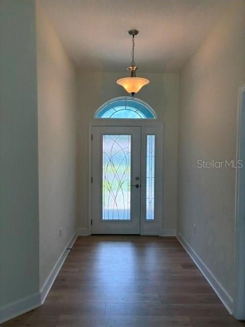 For Rent: $2,200 (3 beds, 2 baths, 1834 Square Feet)