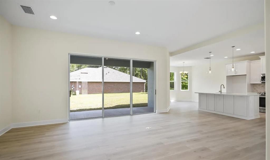 For Rent: $2,200 (3 beds, 2 baths, 1834 Square Feet)