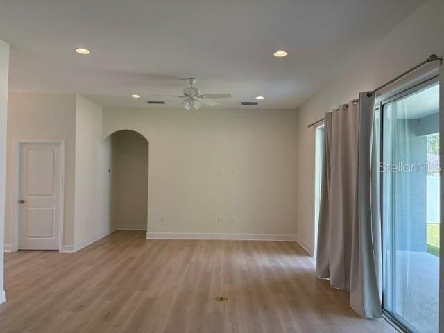 For Rent: $2,200 (3 beds, 2 baths, 1834 Square Feet)