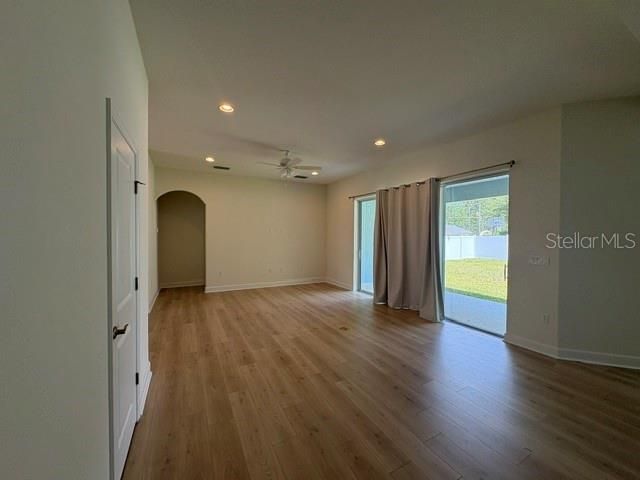 For Rent: $2,200 (3 beds, 2 baths, 1834 Square Feet)
