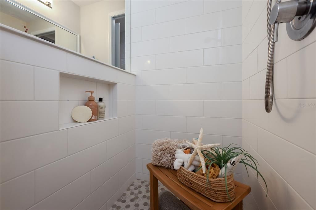 Activo con contrato: $739,000 (2 camas, 2 baños, 1887 Pies cuadrados)