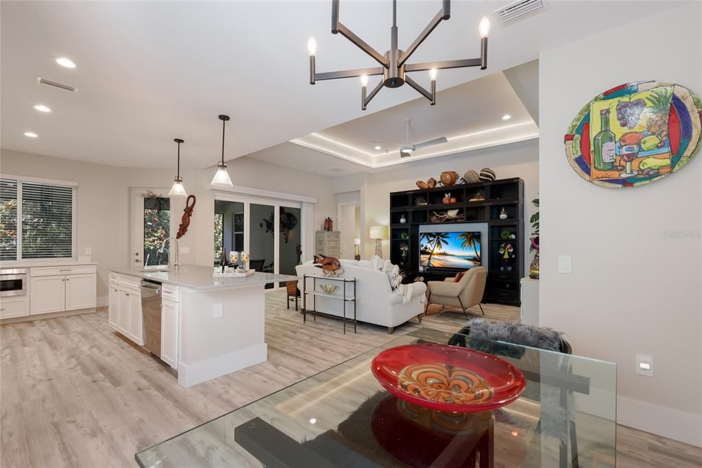 Activo con contrato: $739,000 (2 camas, 2 baños, 1887 Pies cuadrados)