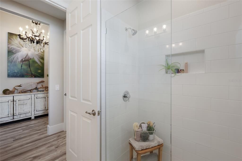 Activo con contrato: $739,000 (2 camas, 2 baños, 1887 Pies cuadrados)
